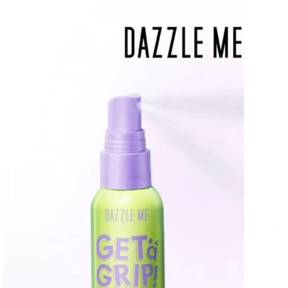 3/$20💗 DazzleMe Get a Grip! Makeup Setting Spray Mini 1 oz